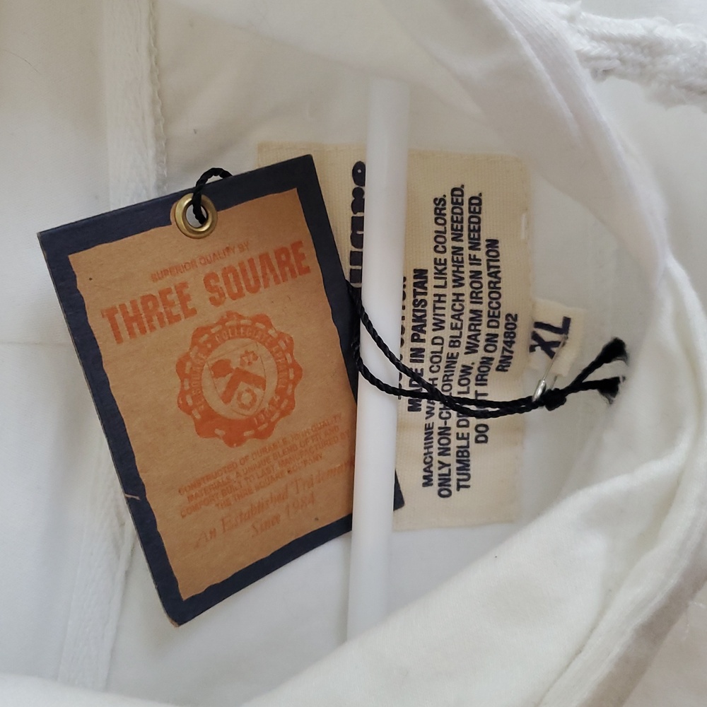 Three Square womans XL, Iowa Hawkeyes White and Yellow Hoodie - Picture 2 of 3